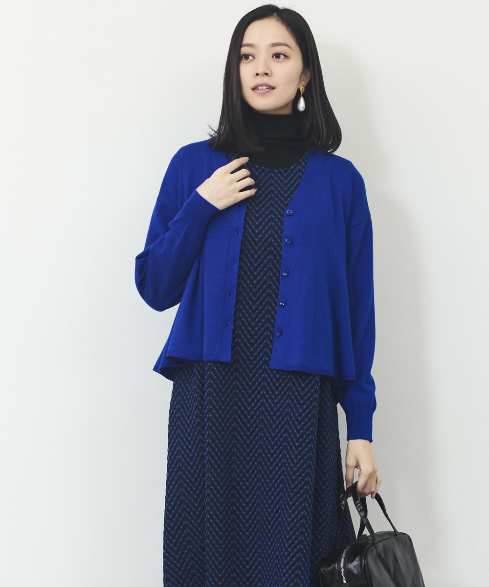 フレアVネックカーディガン