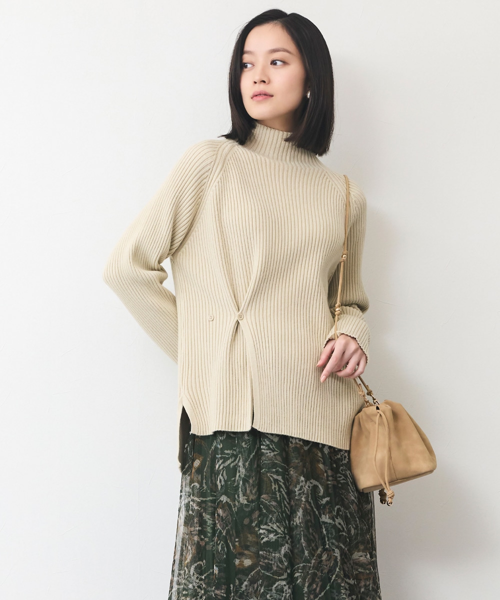 アシメボタンデザインニット