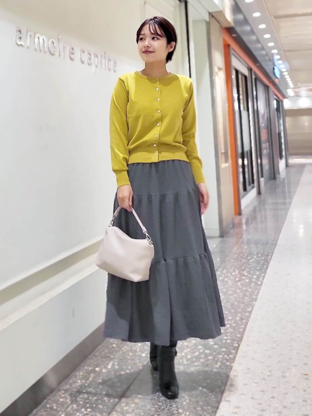 クルーカーディガン