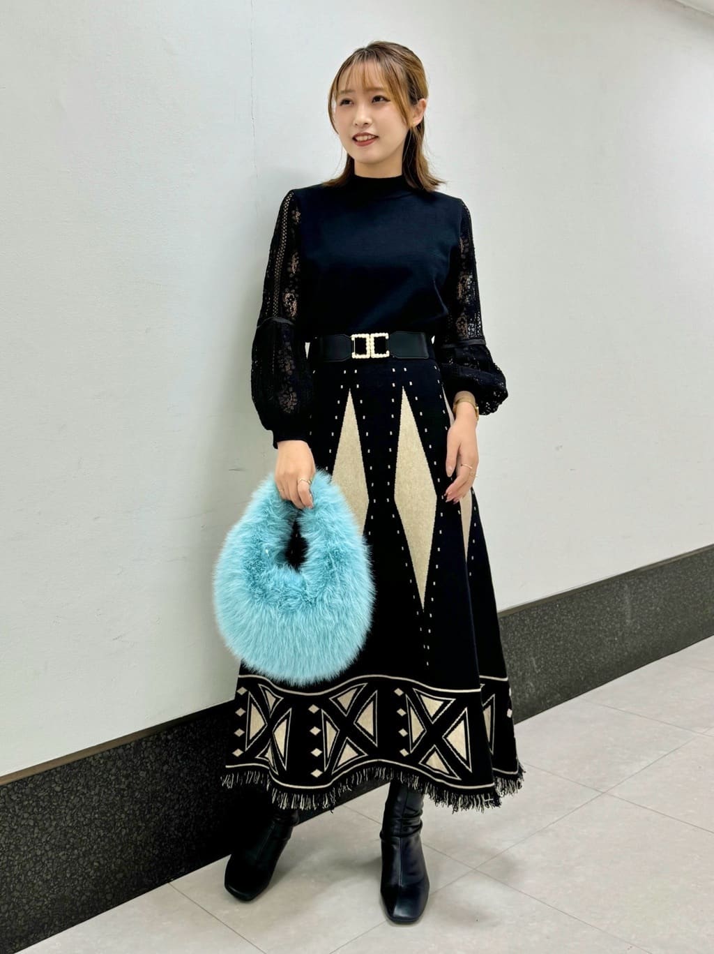 袖レースハイネックニット