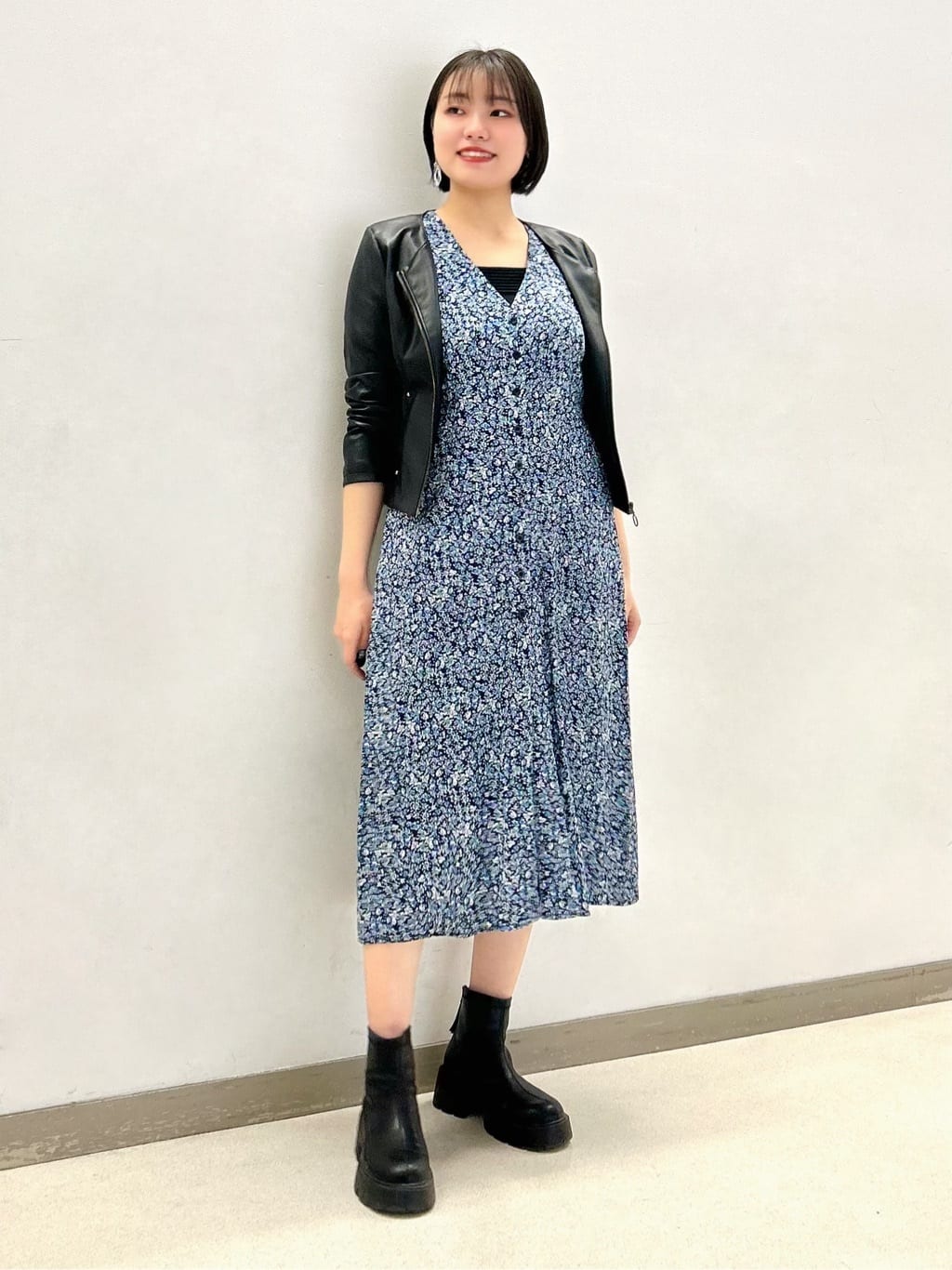 プチフラワーパフスリーブワンピース