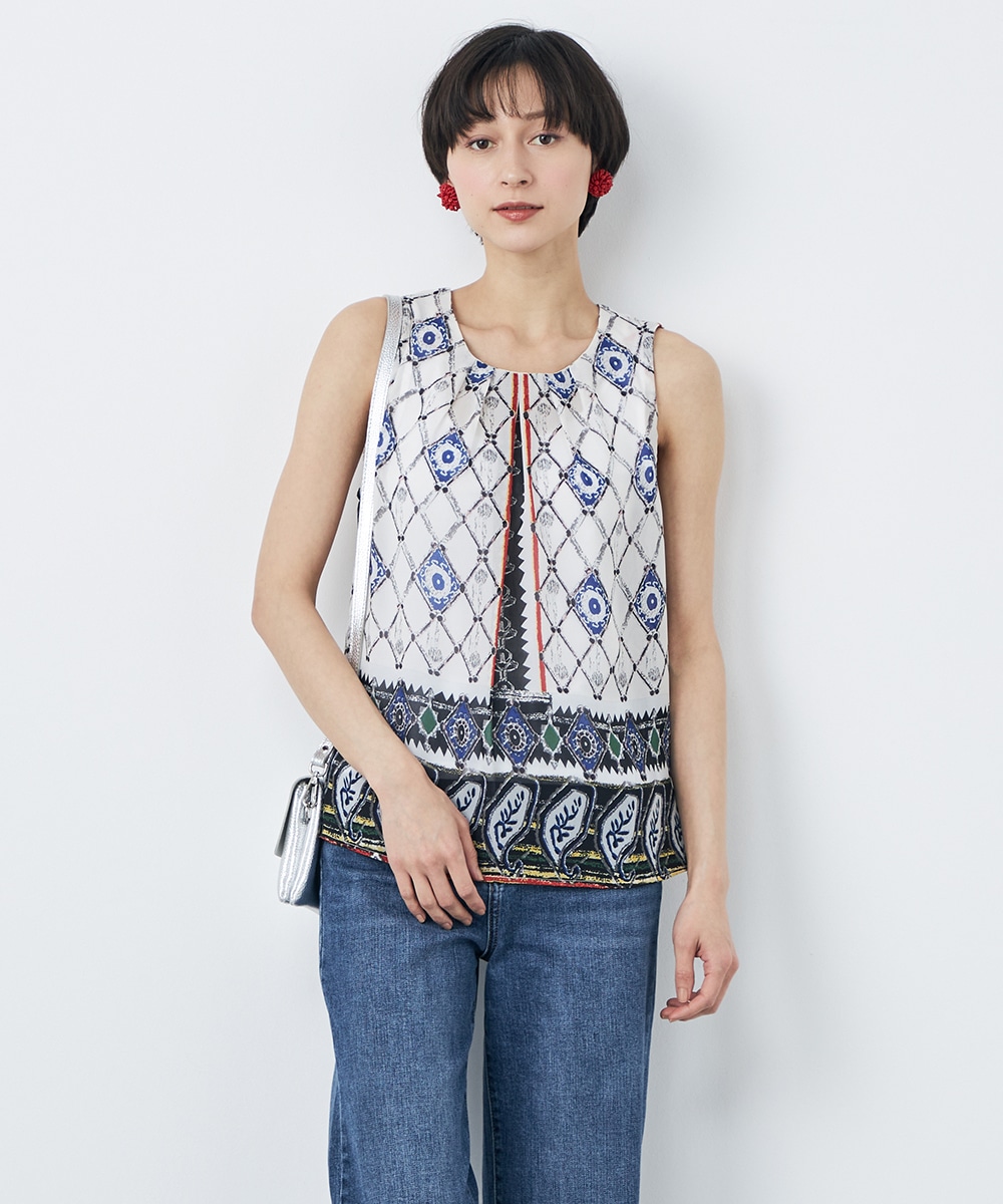 パネル柄ノースリーブブラウス