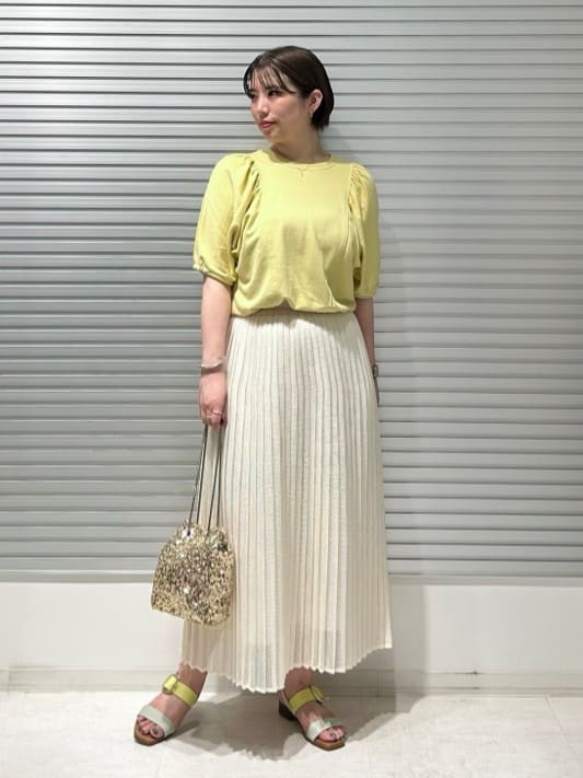 パフスリーブトップス