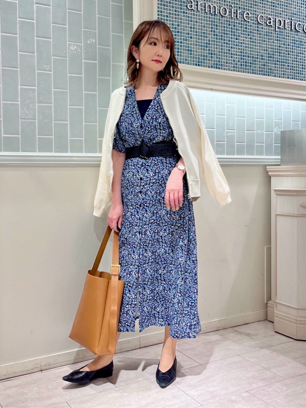 プチフラワーパフスリーブワンピース