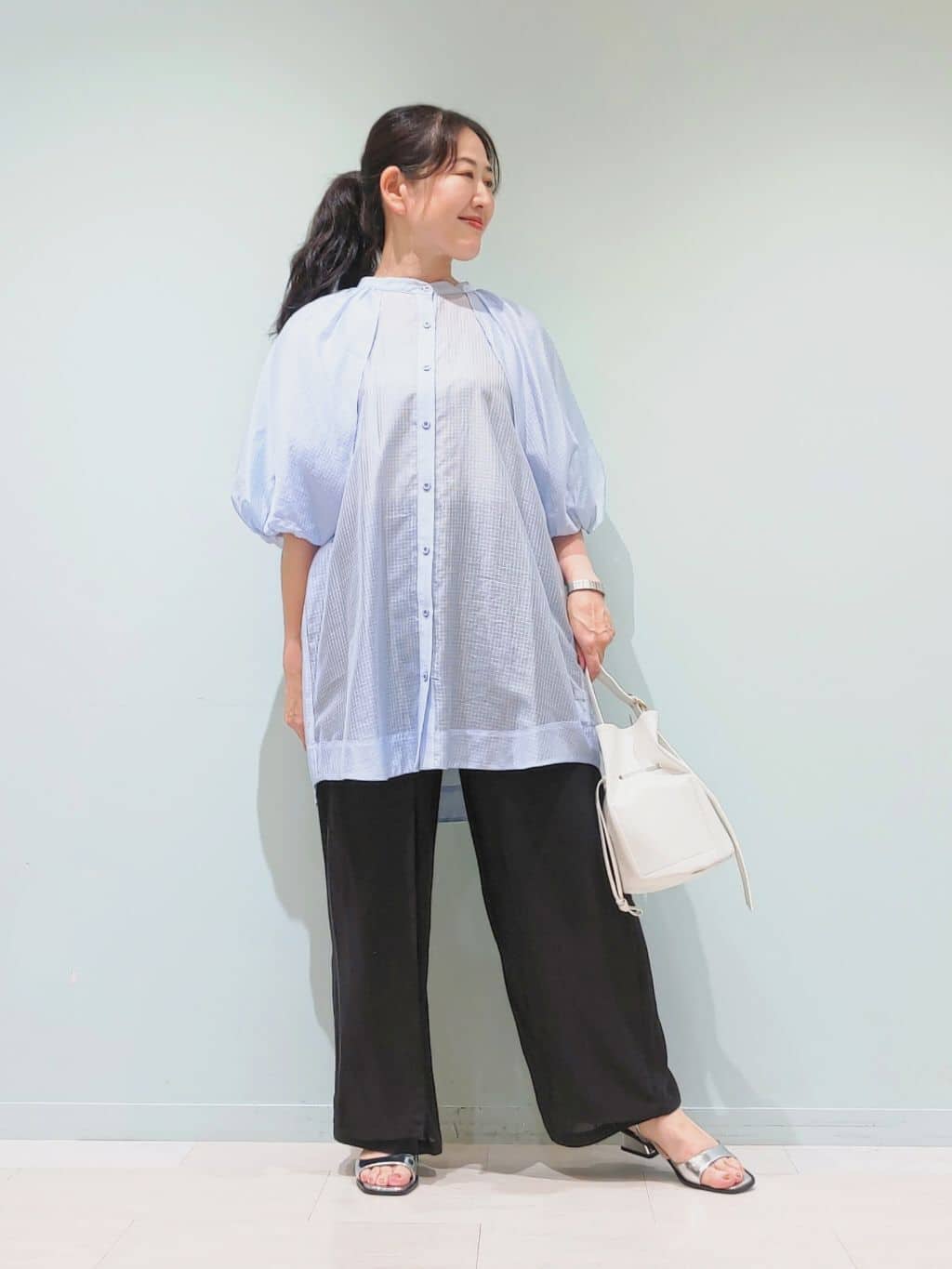 シアーバルーン袖ブラウス