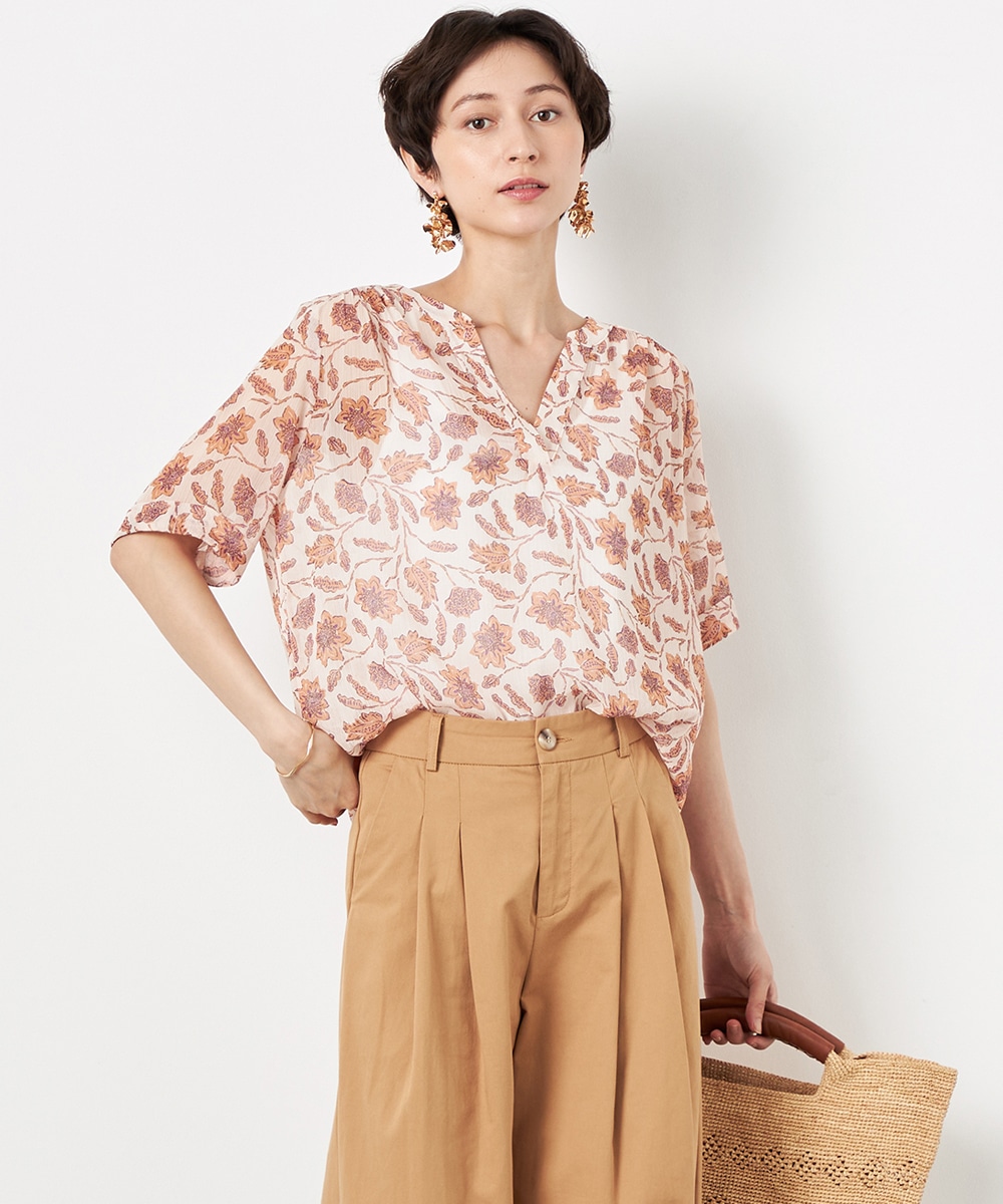 ボタニカルプリントブラウス