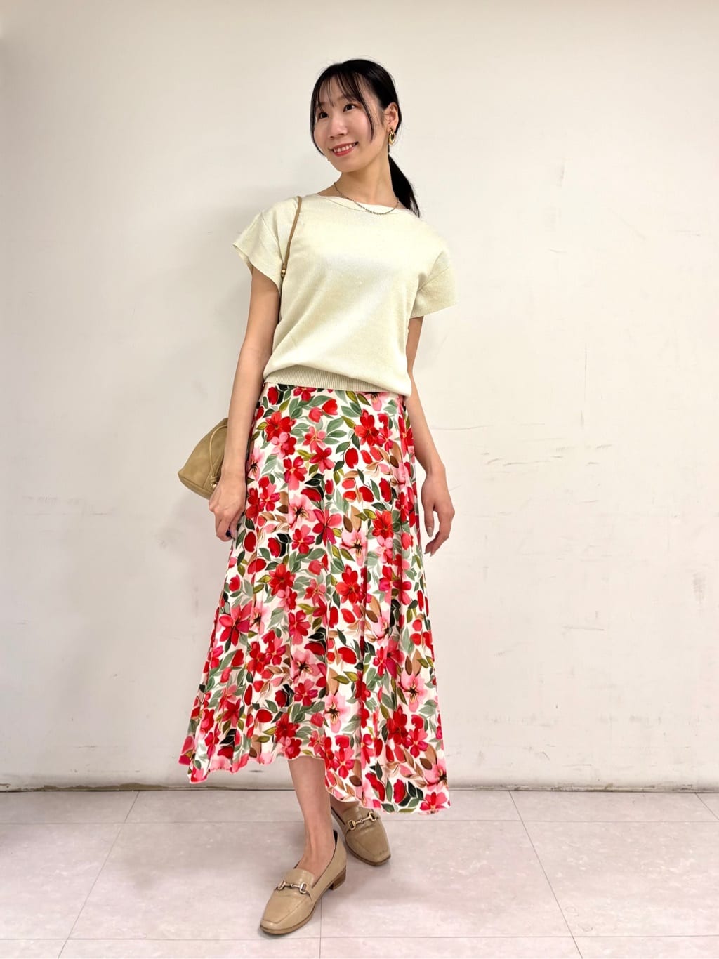 スパンコールフレンチスリーブニット スタイリング2