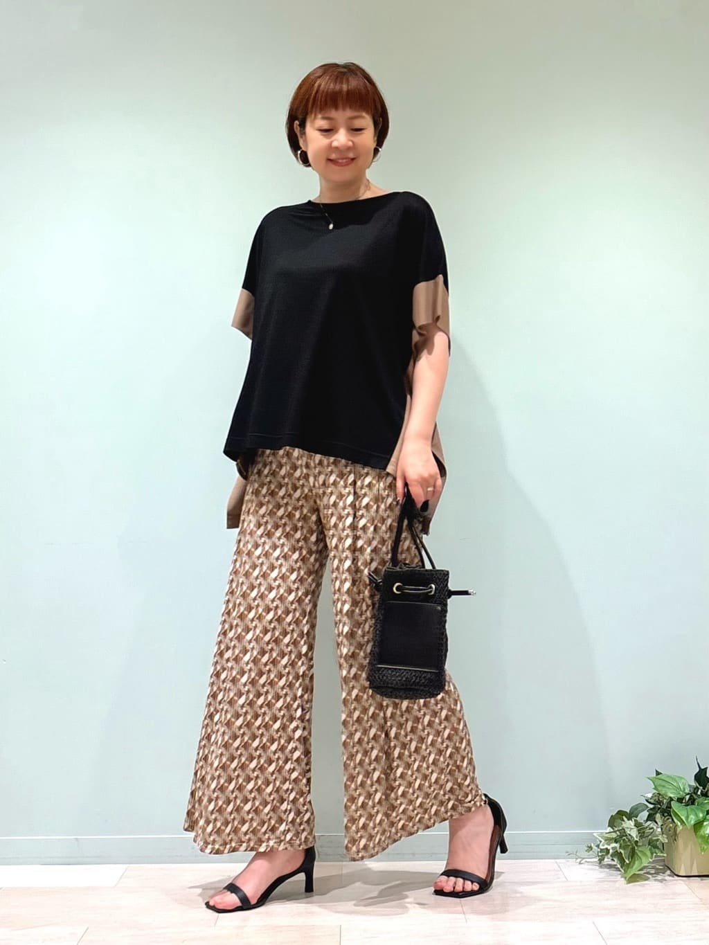 ジオメトリックプリントジャージパンツ スタイリング2