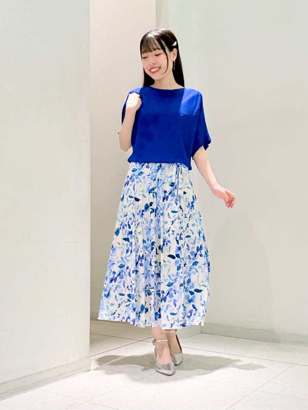 水彩フラワープリントジャージスカート スタイリング1