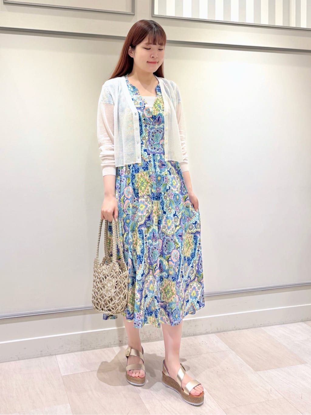 Vネックショートカーディガン スタイリング2