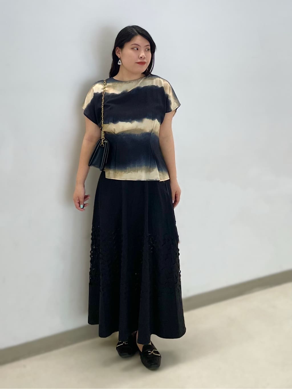 パンチングフレアスカート スタイリング