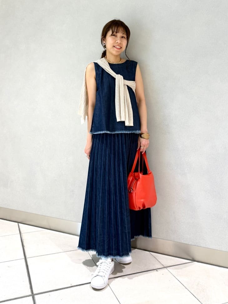 SALEアイテムでつくる、スタッフおすすめの夏コーデ