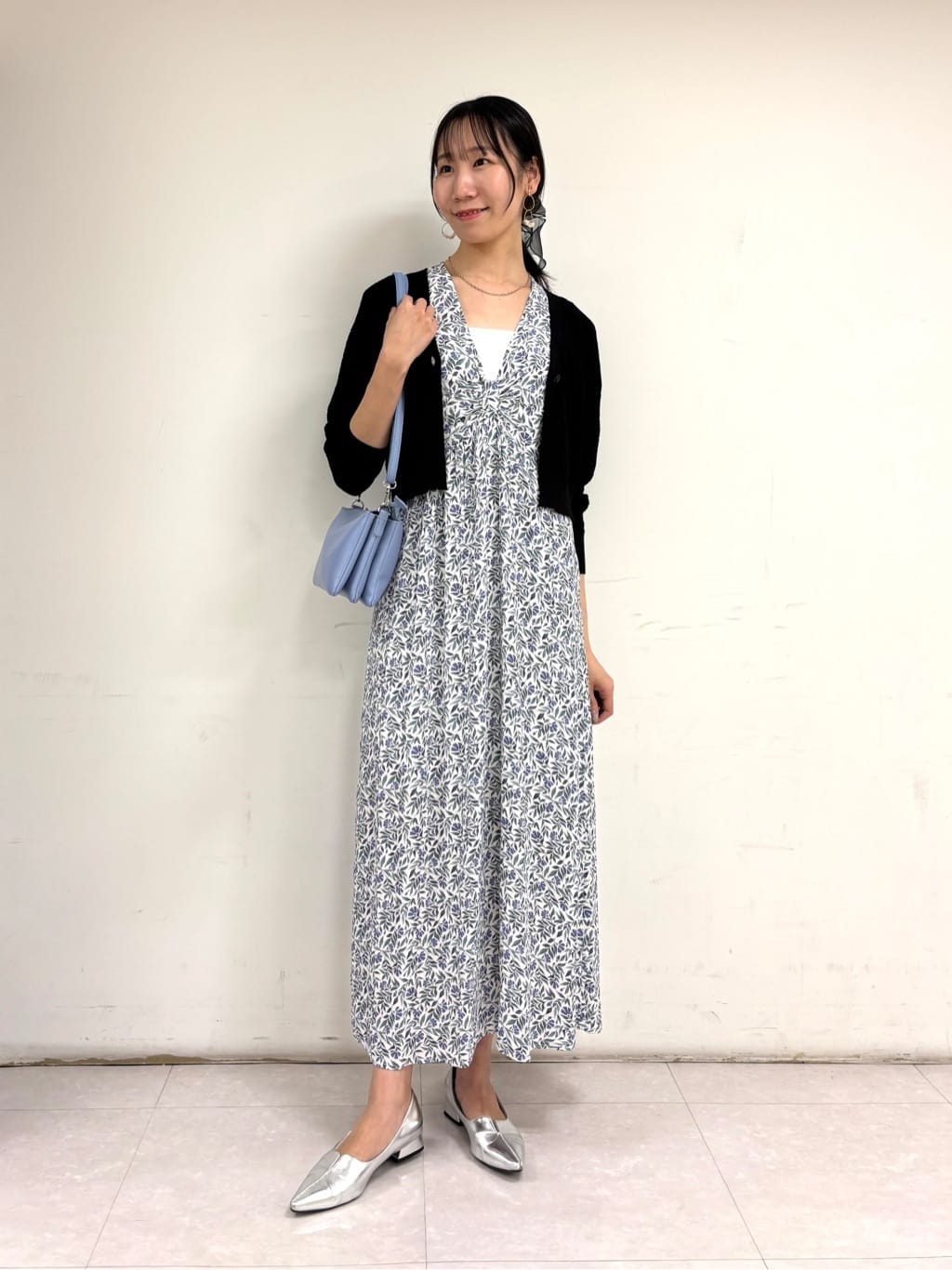 ワンピース×カーディガンでこなれコーデ