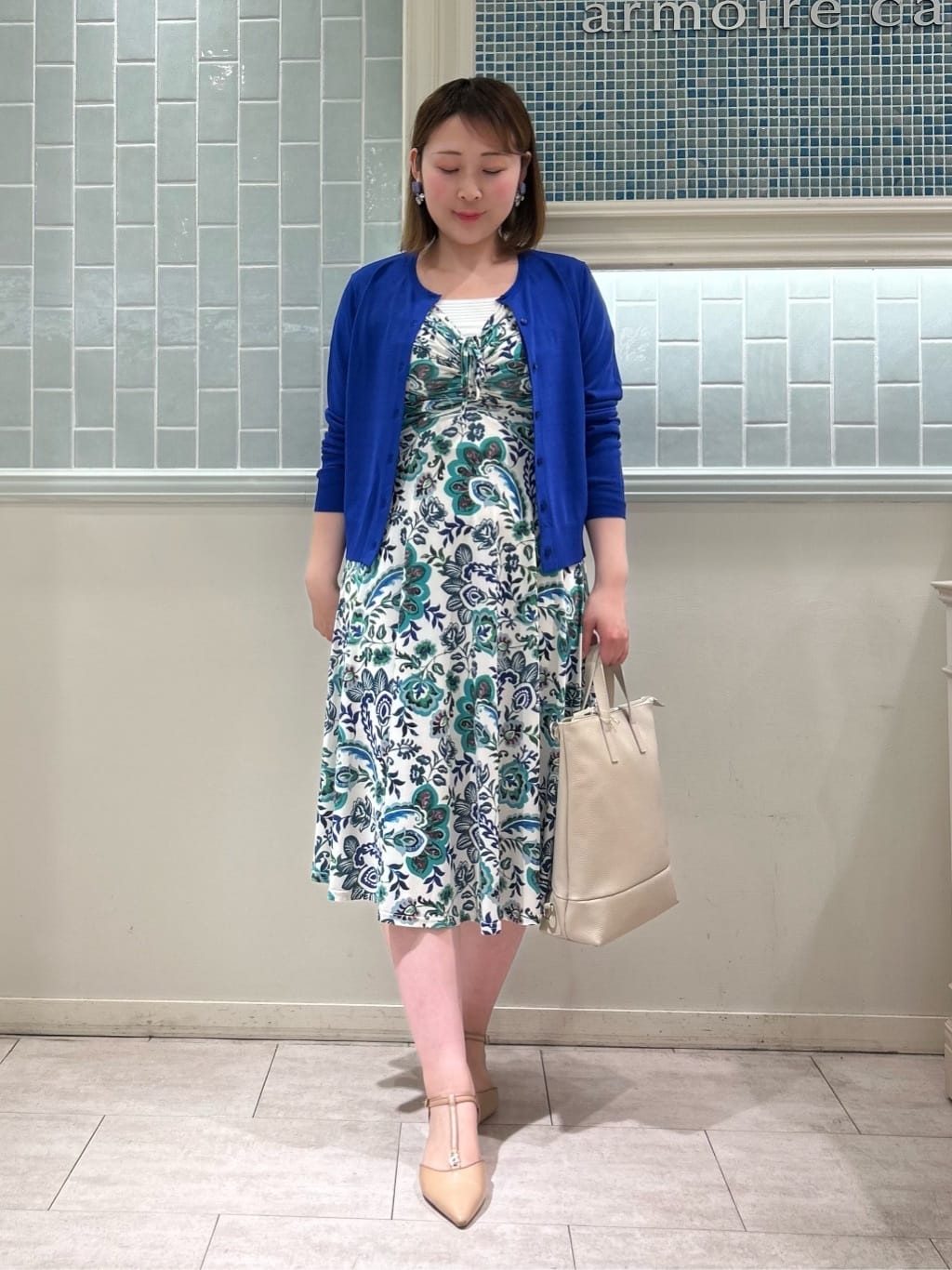 ワンピース×カーディガンでこなれコーデ