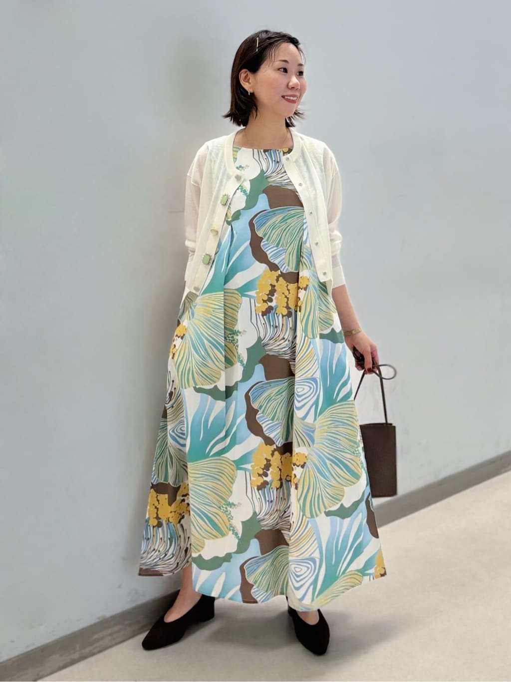 ワンピース×カーディガンでこなれコーデ