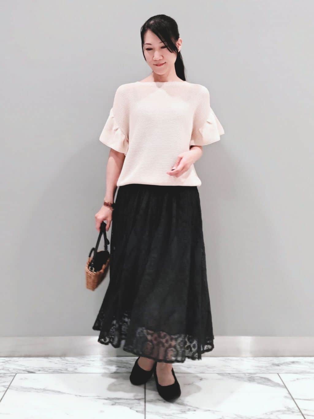 フレア袖ホールガーメントニット スタイリング