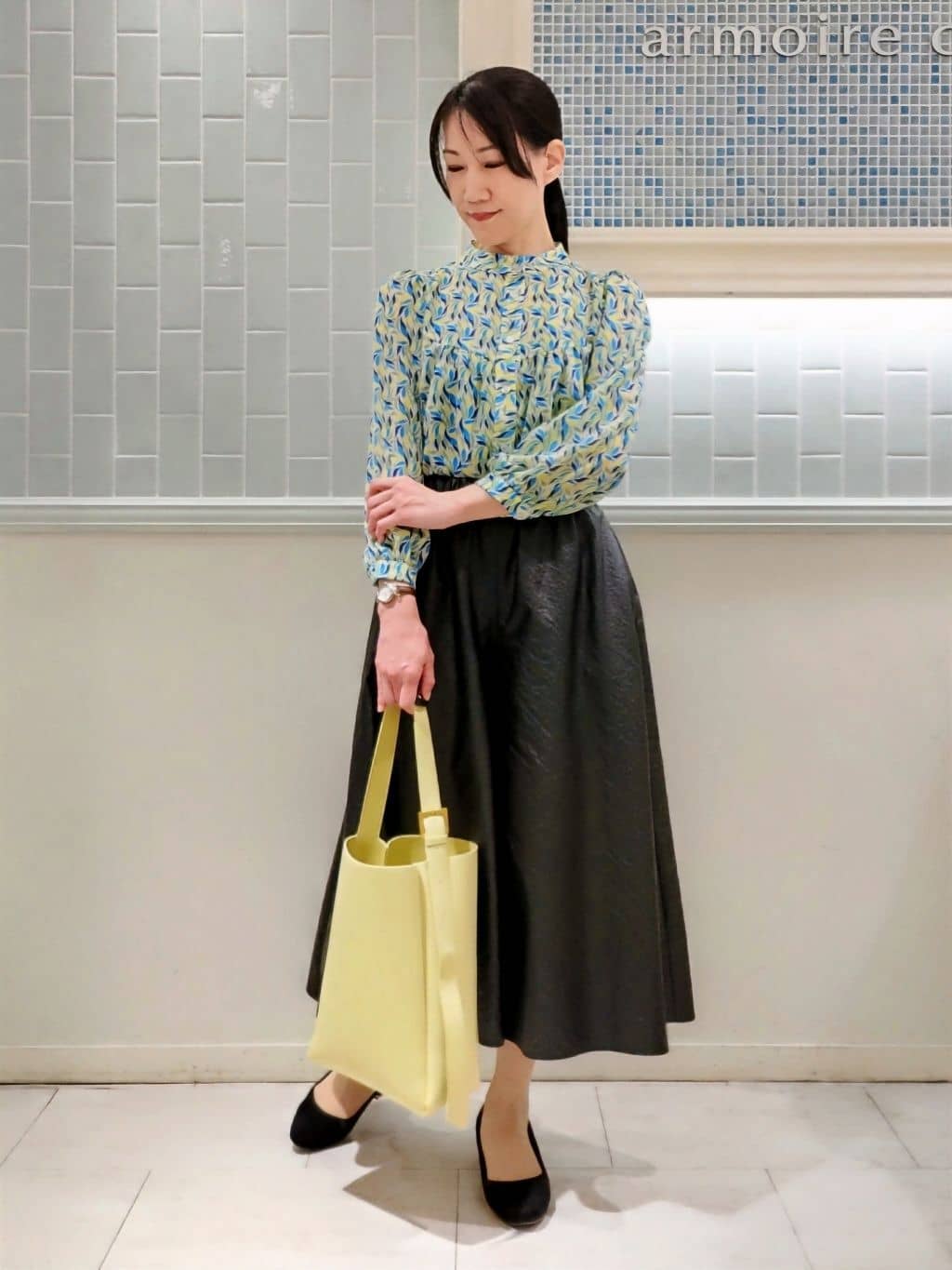 レザー風フレアパンツ スタイリング