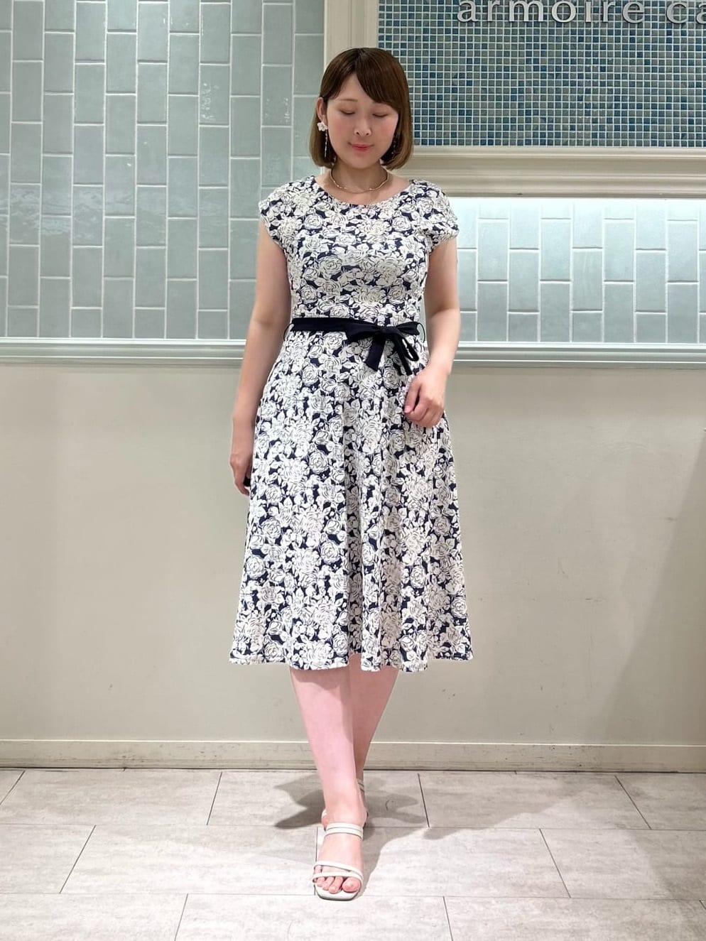 ローズプリントジャージワンピース スタイリング