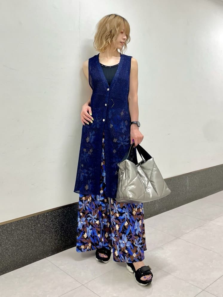 夏気分をリフレッシュ。秋を感じる新作コーデ