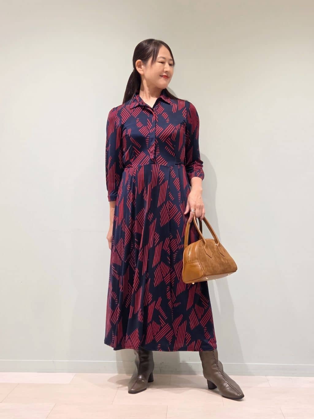 幾何学プリントジャージワンピース スタイリング