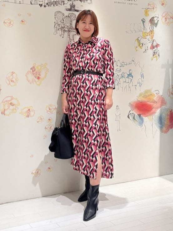 幾何学プリントロングワンピース スタイリング