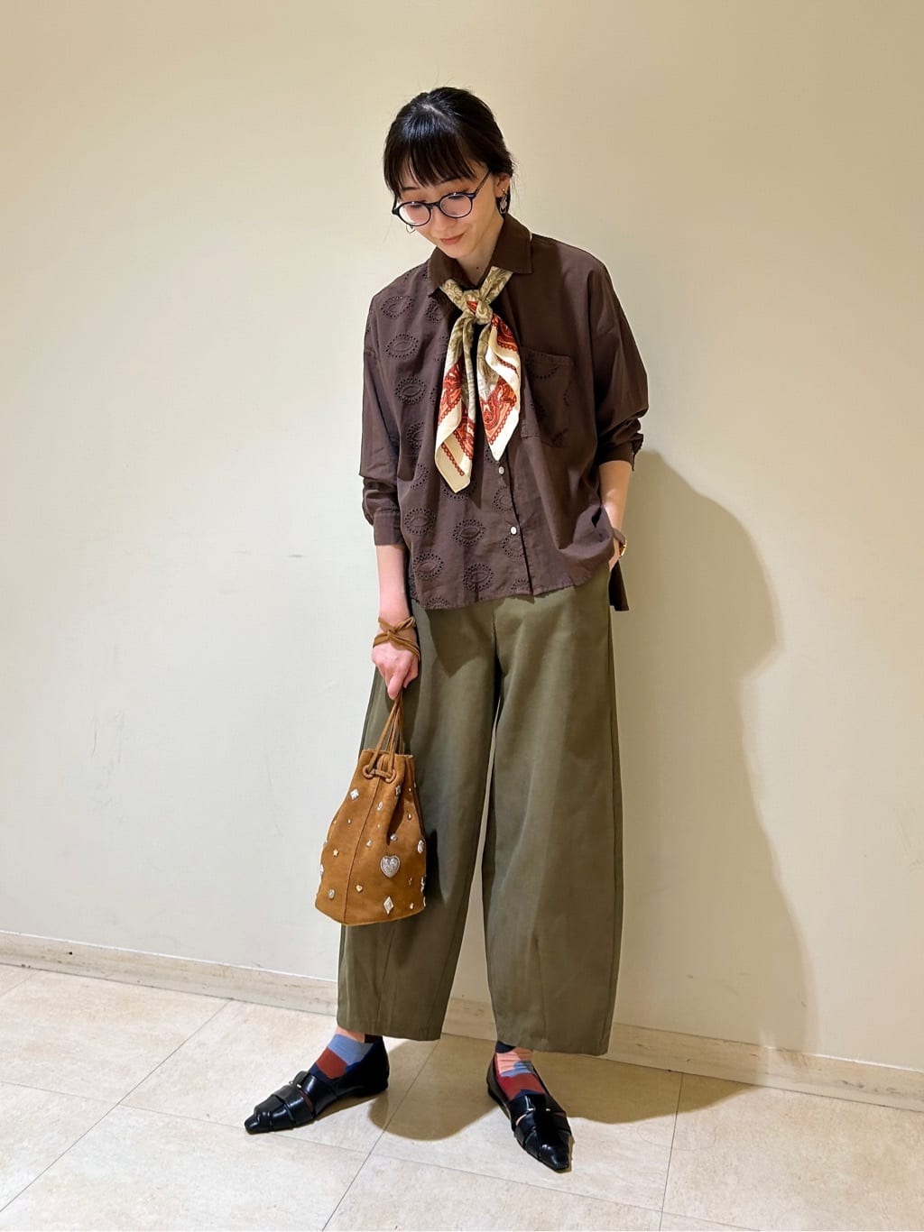 行楽シーズンに映える、大人のお出かけ服