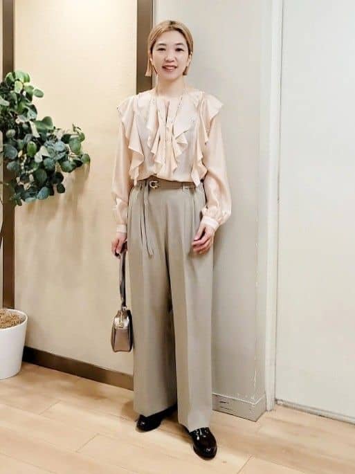 この春、どう着こなす？大人のブラウスコーデ
