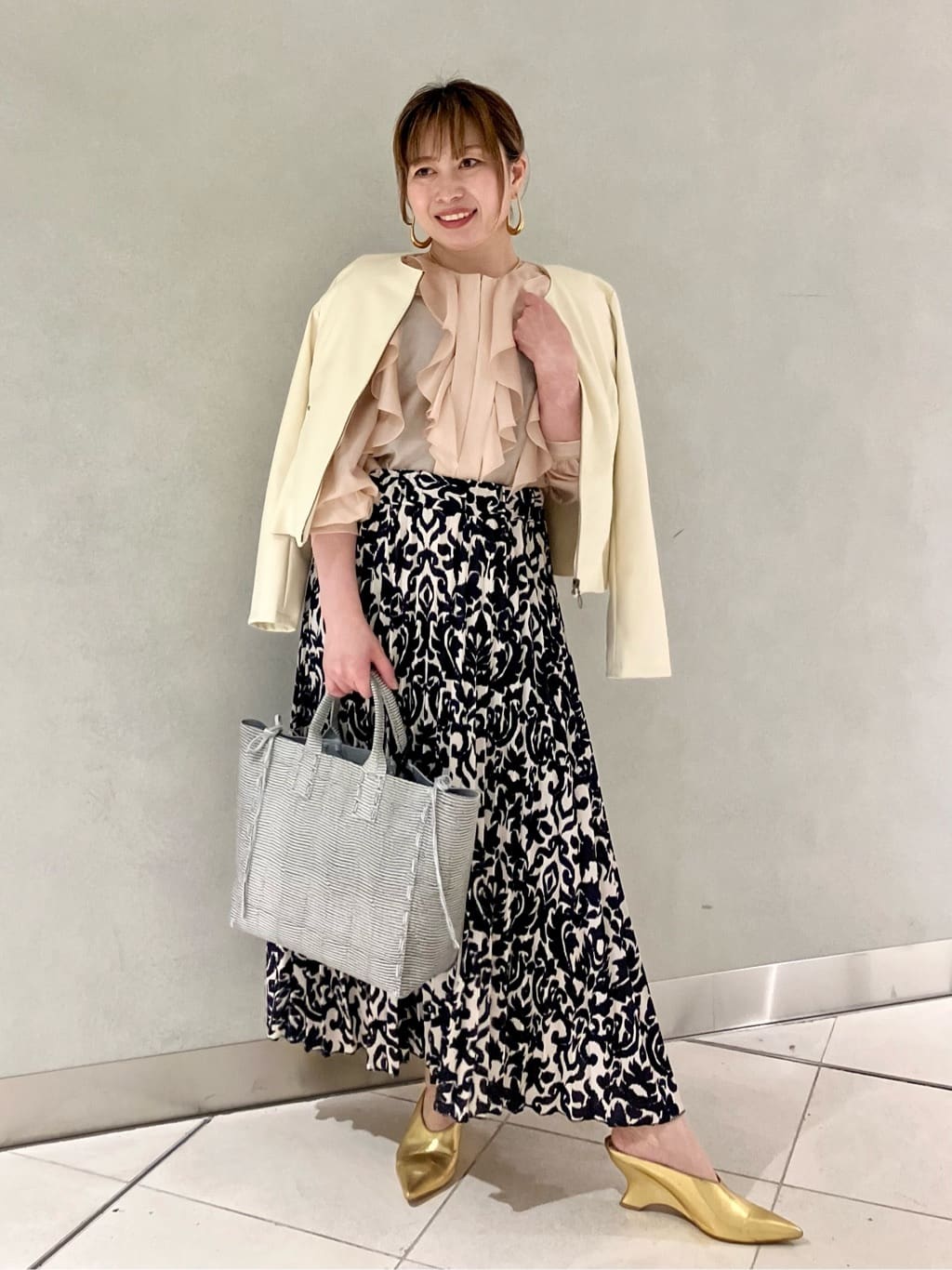 軽やか素材で春を先取り◎春アウタースタイリング