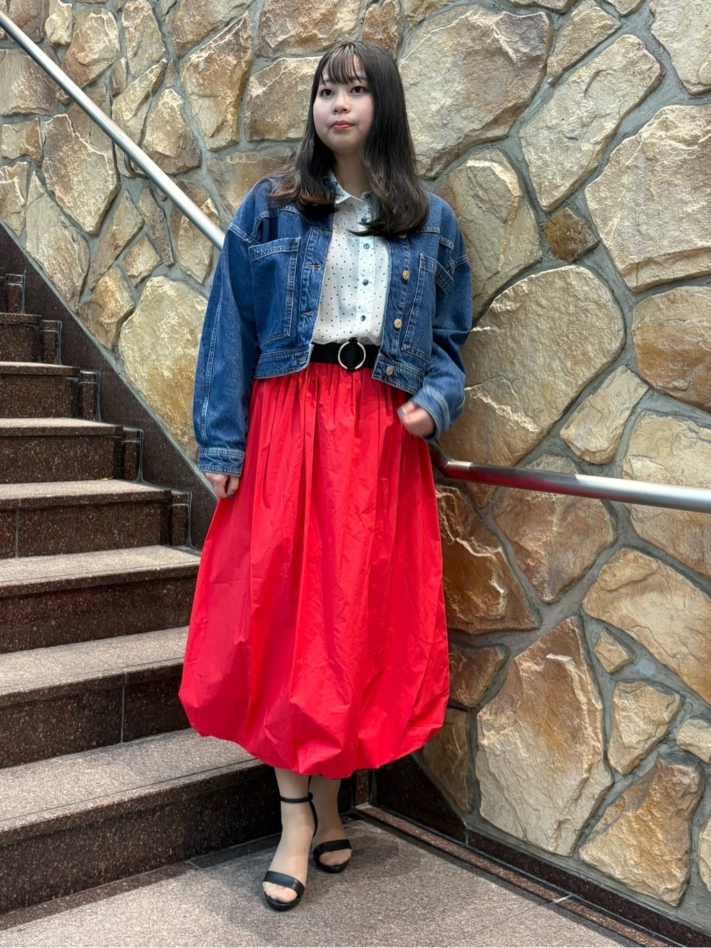 軽やか素材で春を先取り◎春アウタースタイリング