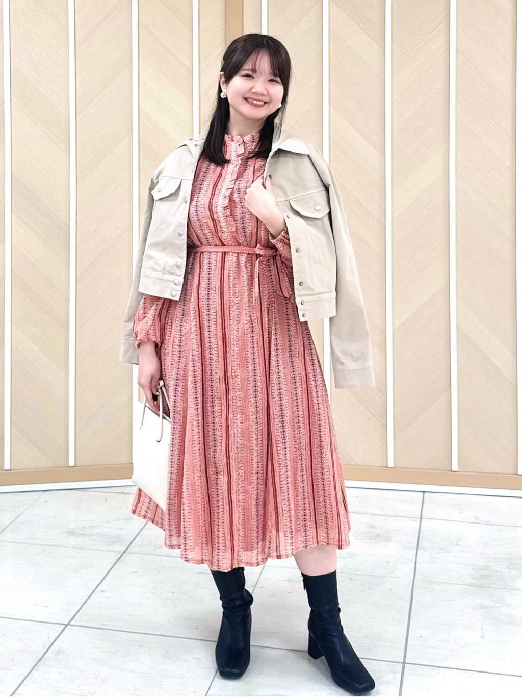 軽やか素材で春を先取り◎春アウタースタイリング