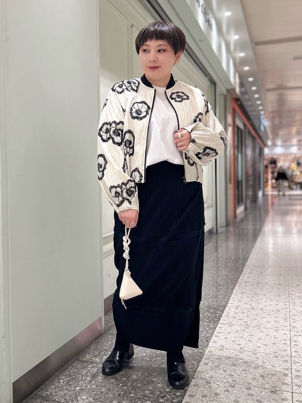 軽やか素材で春を先取り◎春アウタースタイリング