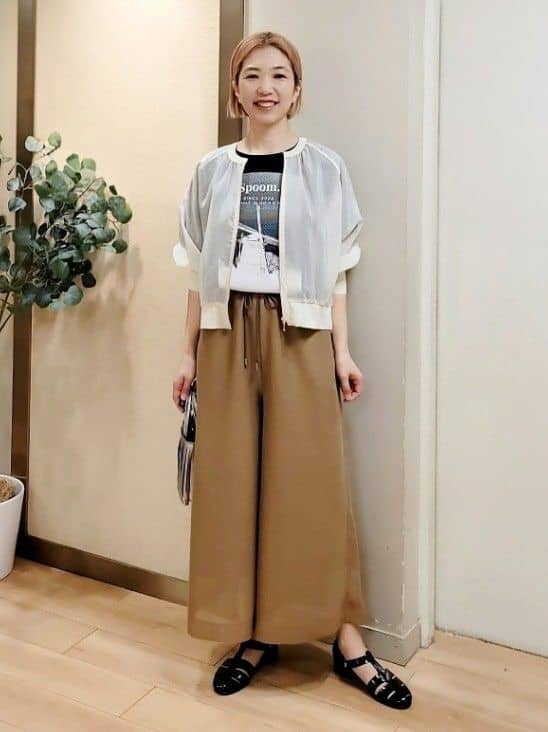 人気スタッフが着こなす、春のパンツスタイル