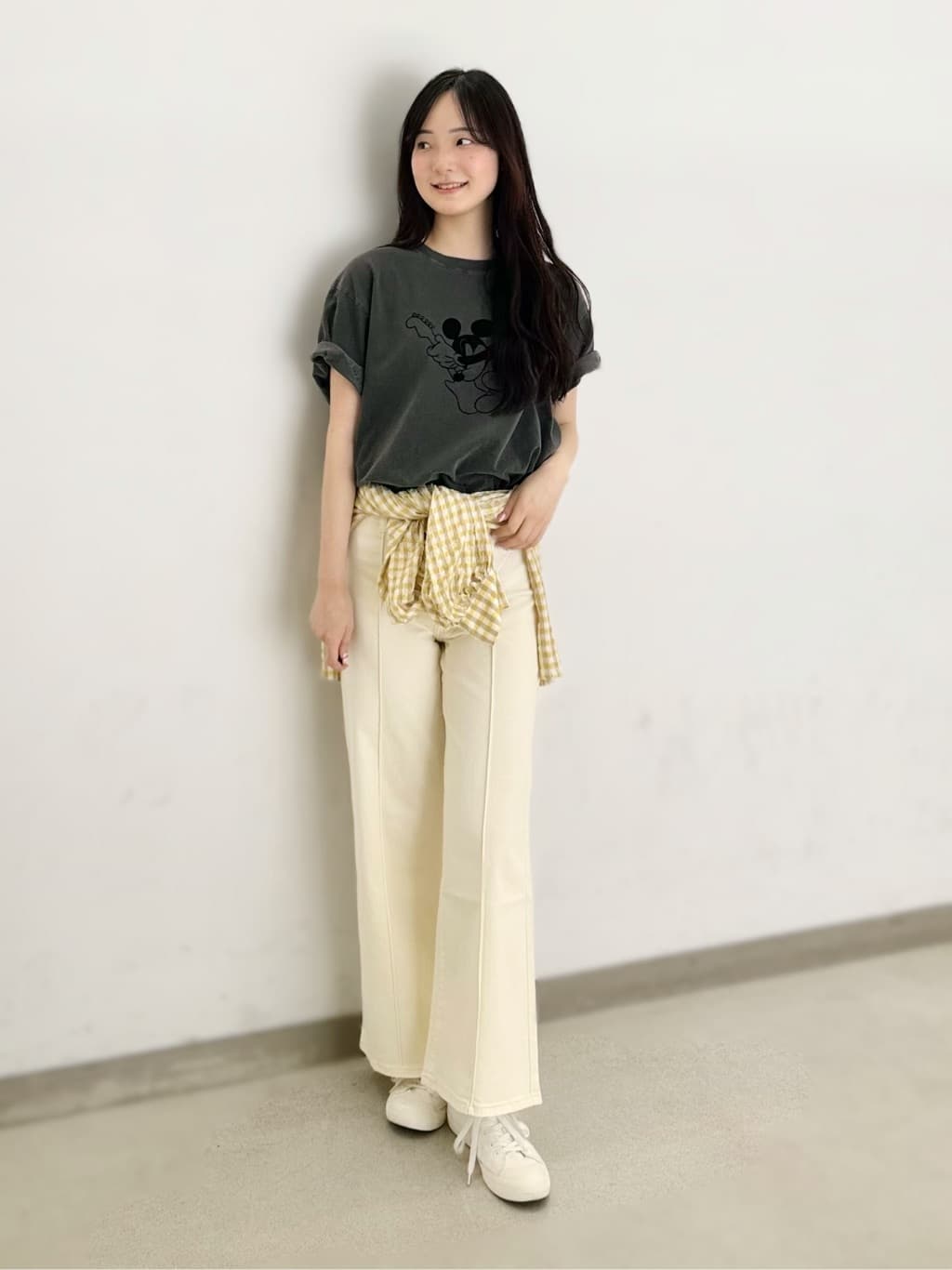 人気スタッフが着こなす、春のパンツスタイル