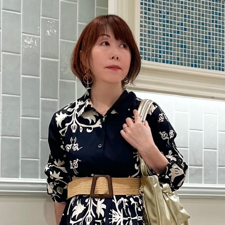 スタッフサムネ