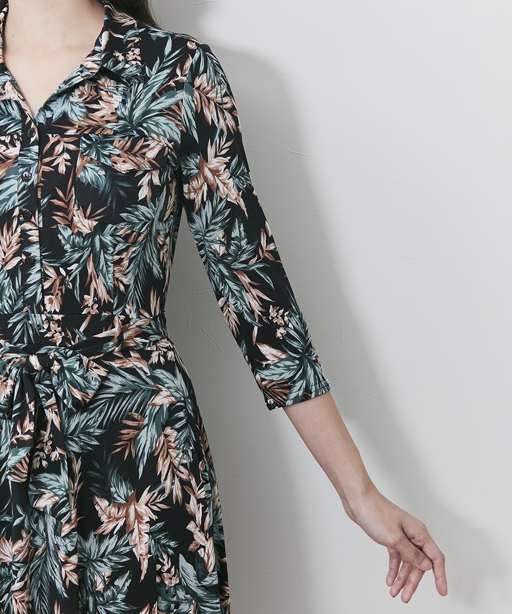 リーフ柄ワンピース