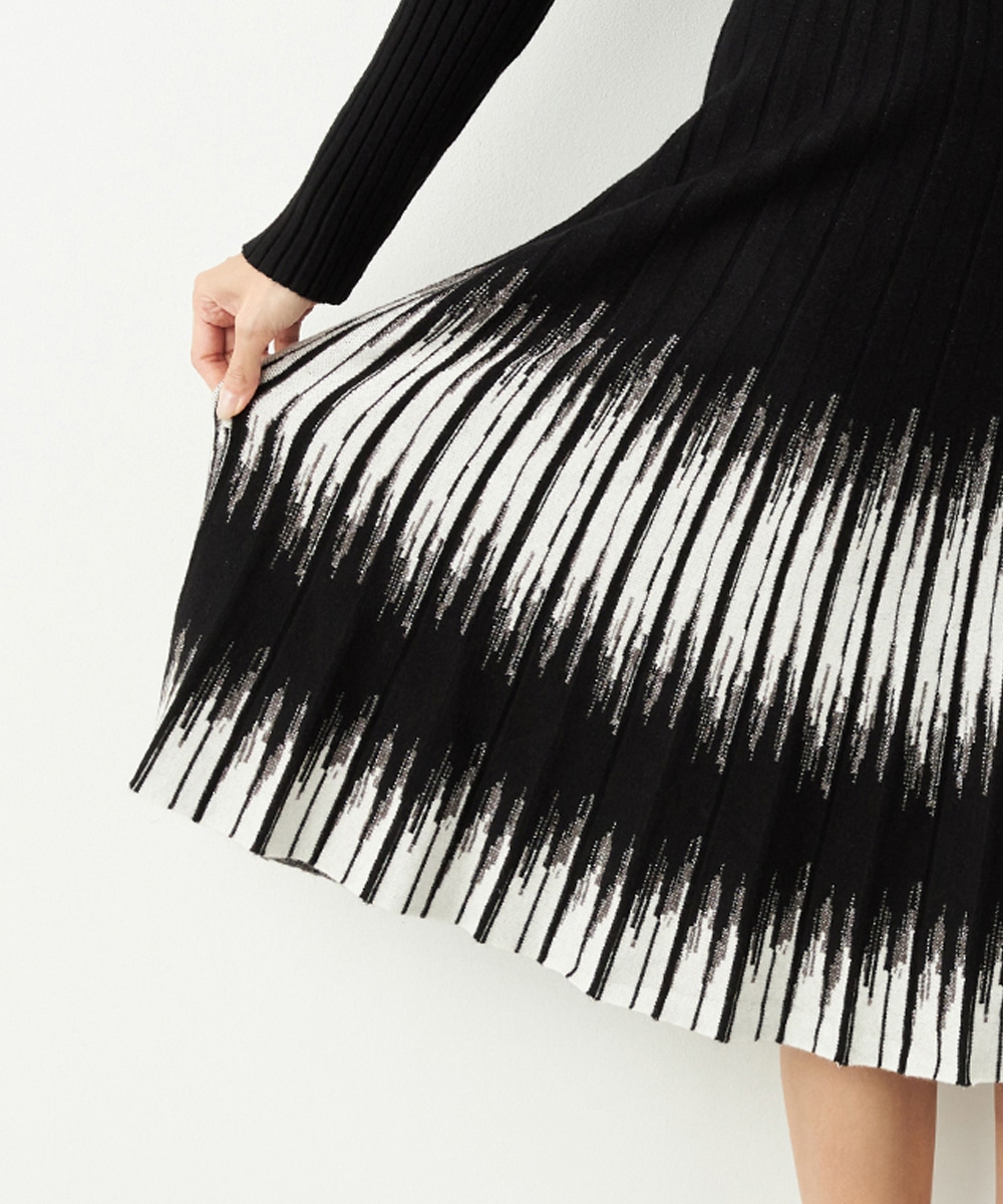 パネル柄ニットワンピース