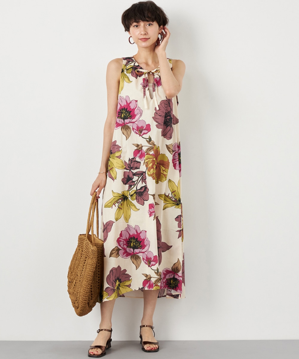  armoire capriceのフラワープリントAラインワンピース