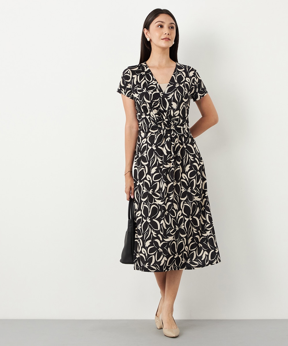  armoire capriceのモノトーンフラワージャージワンピース