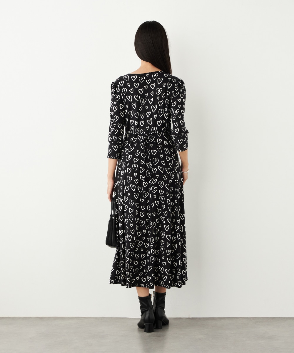 モノトーンハートプリントジャージワンピース