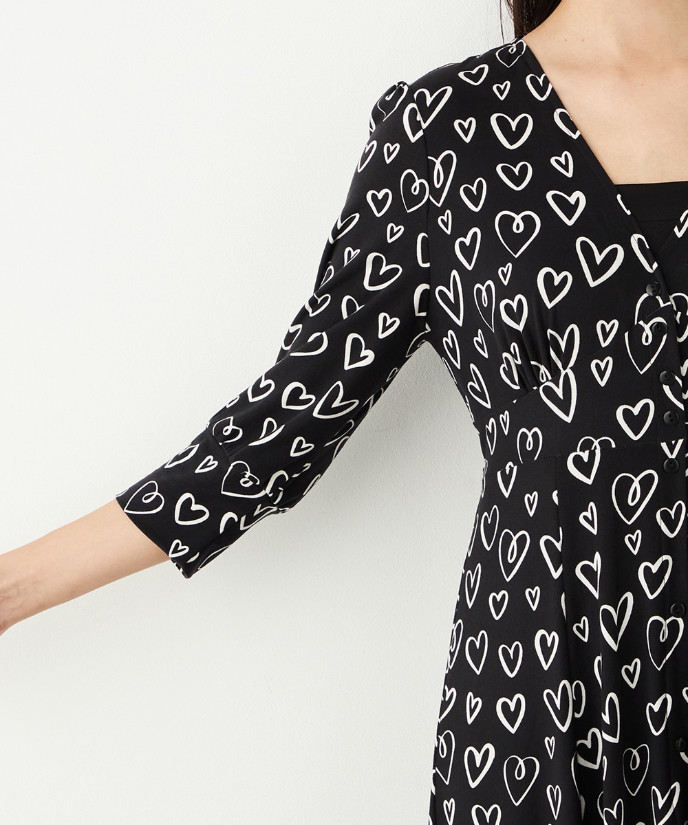 モノトーンハートプリントジャージワンピース