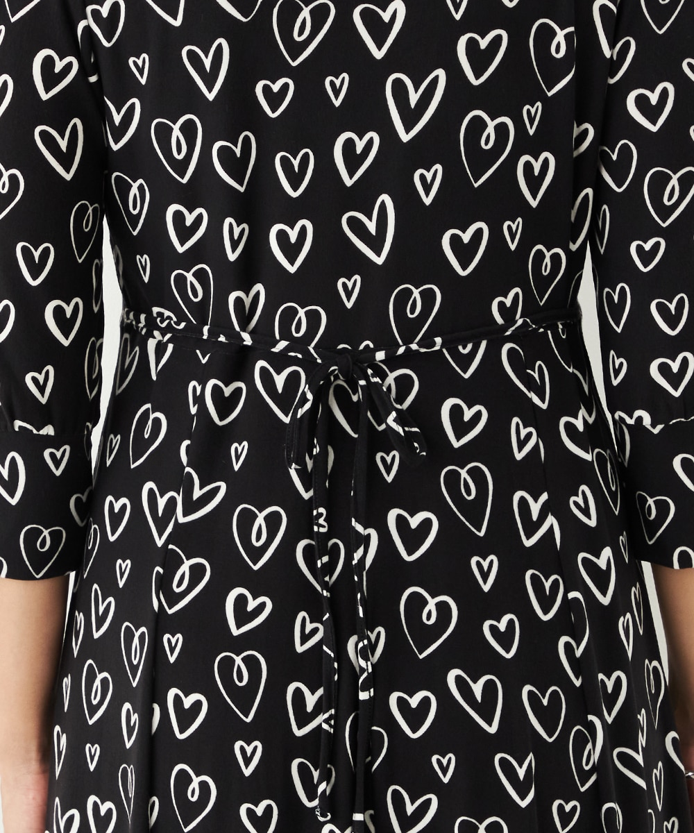 モノトーンハートプリントジャージワンピース