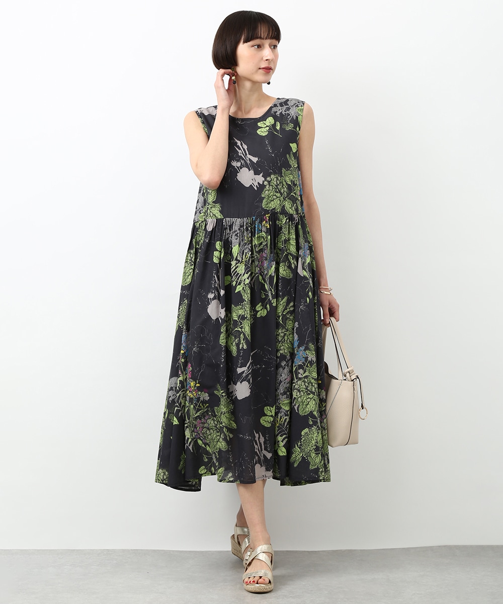 チャコールグレー