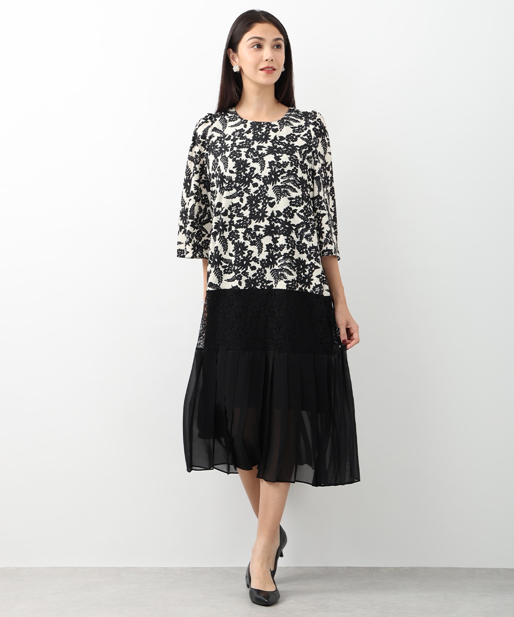  armoire capriceのフラワーレース切り替えワンピース