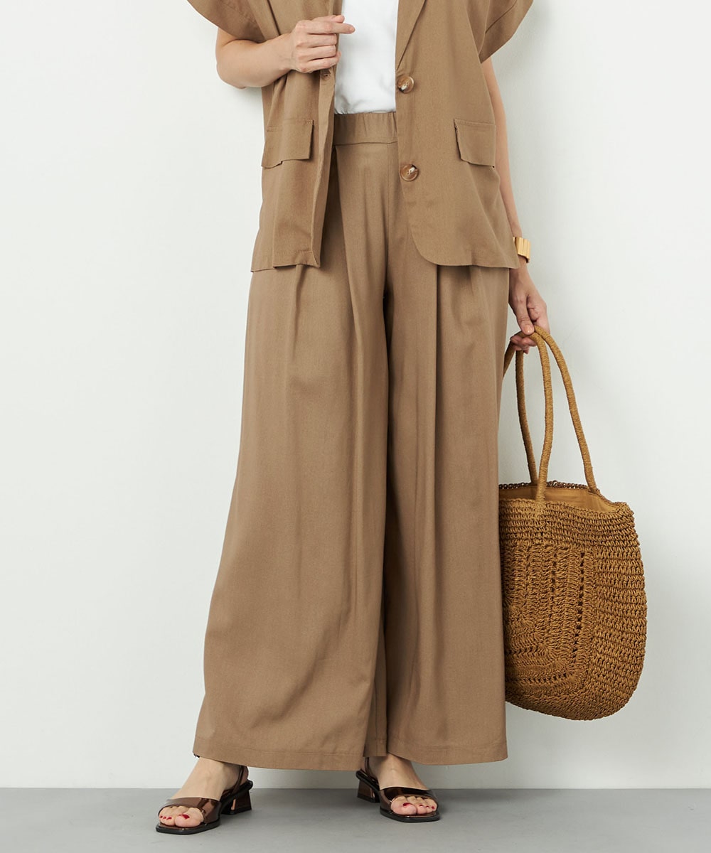  armoire capriceのリネン混タックワイドパンツ