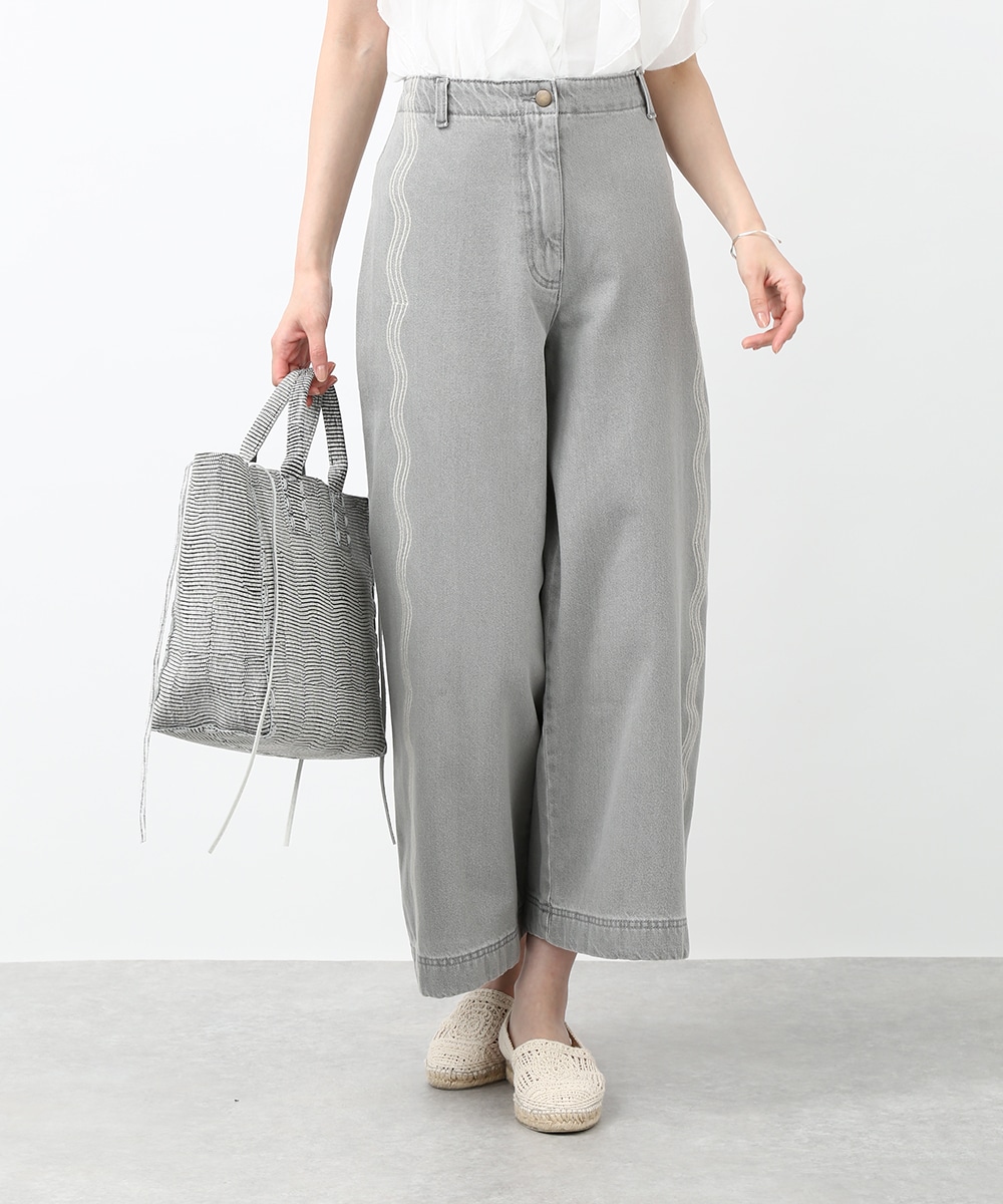 ウェーブ刺繍ワイドパンツ
