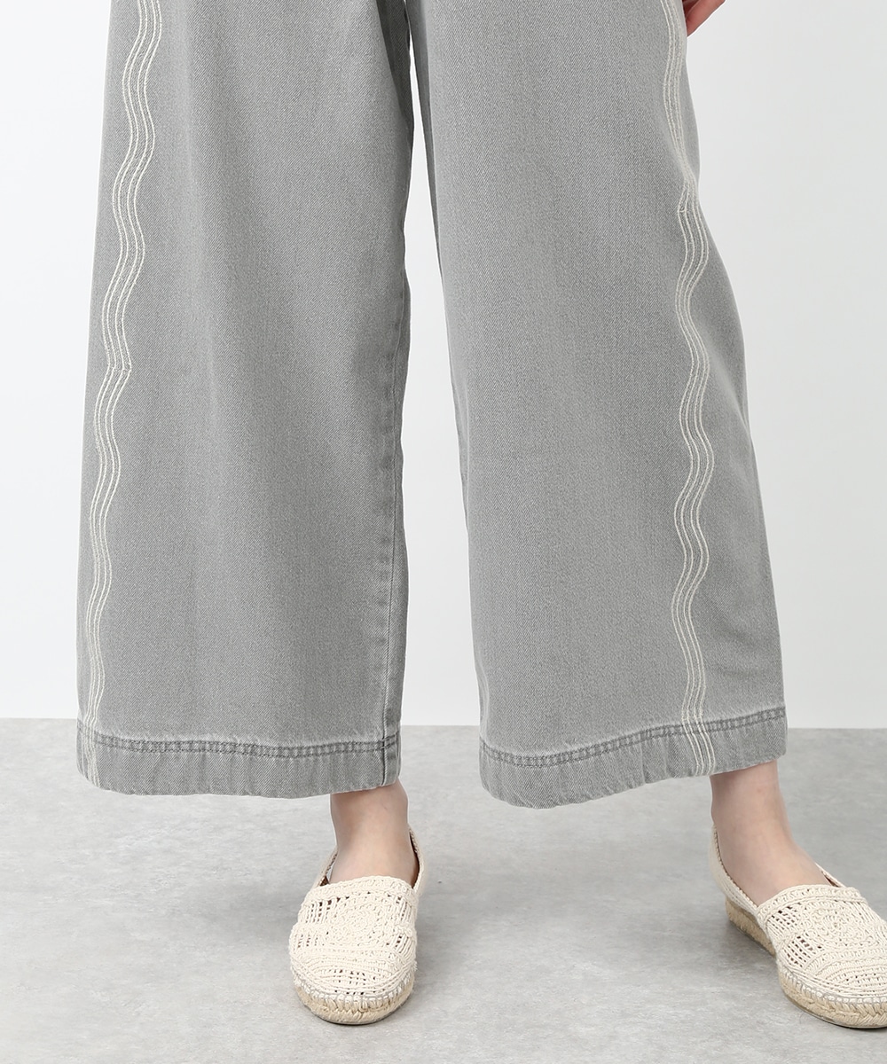 ウェーブ刺繍ワイドパンツ