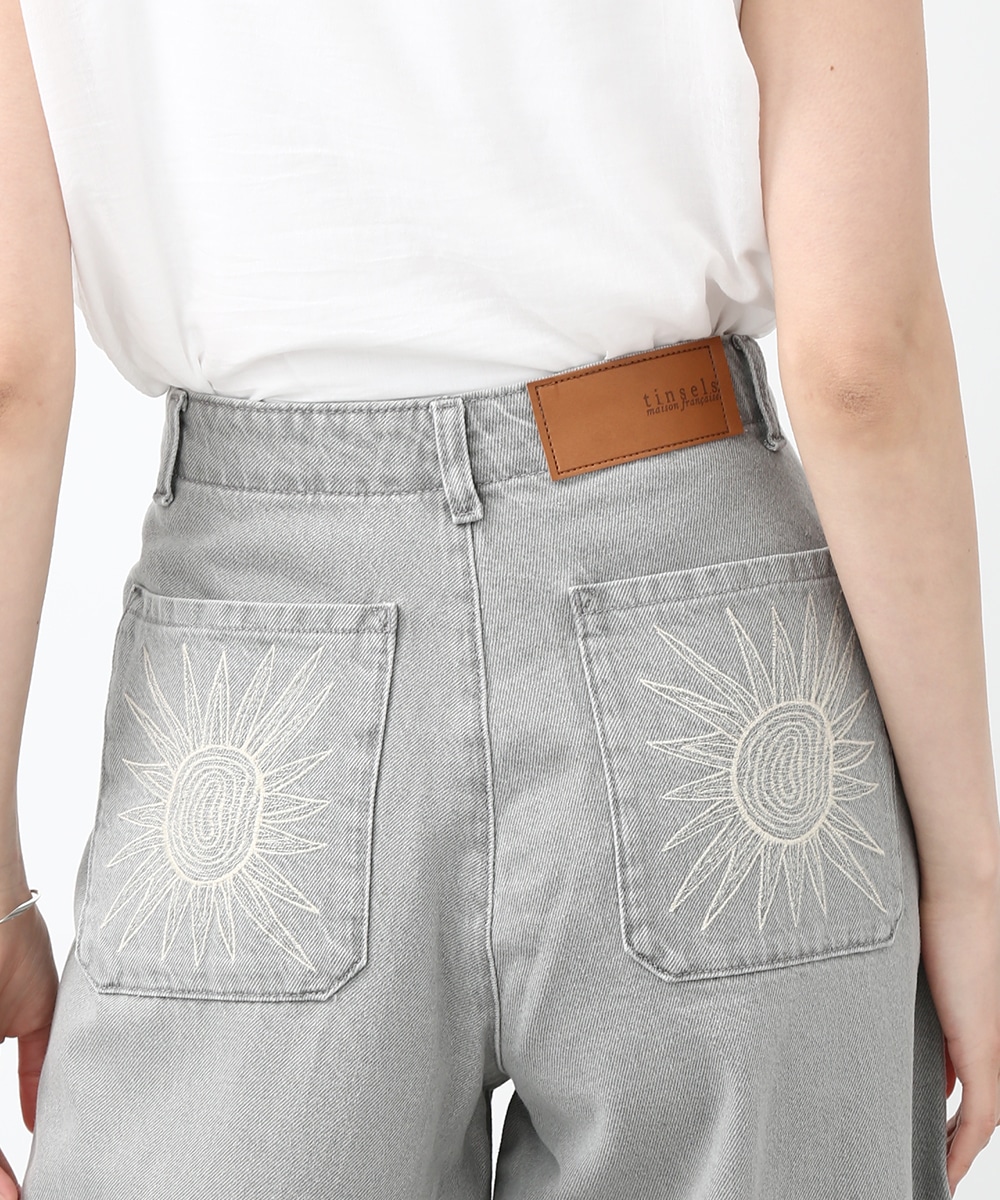 ウェーブ刺繍ワイドパンツ