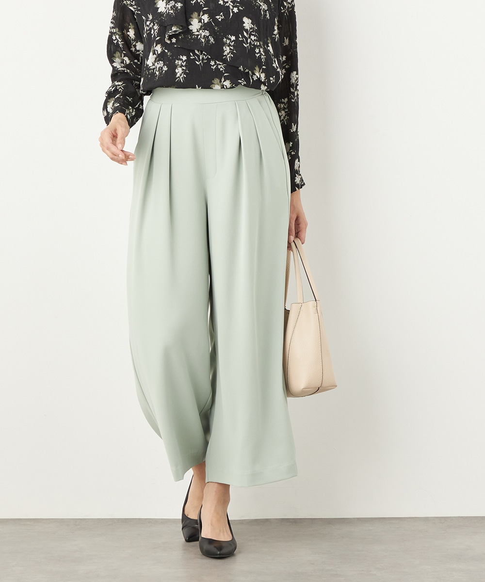 タックワイドパンツ