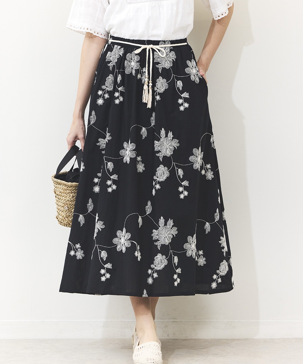 Luxe armoire capriceのフラワー刺繍ギャザースカート