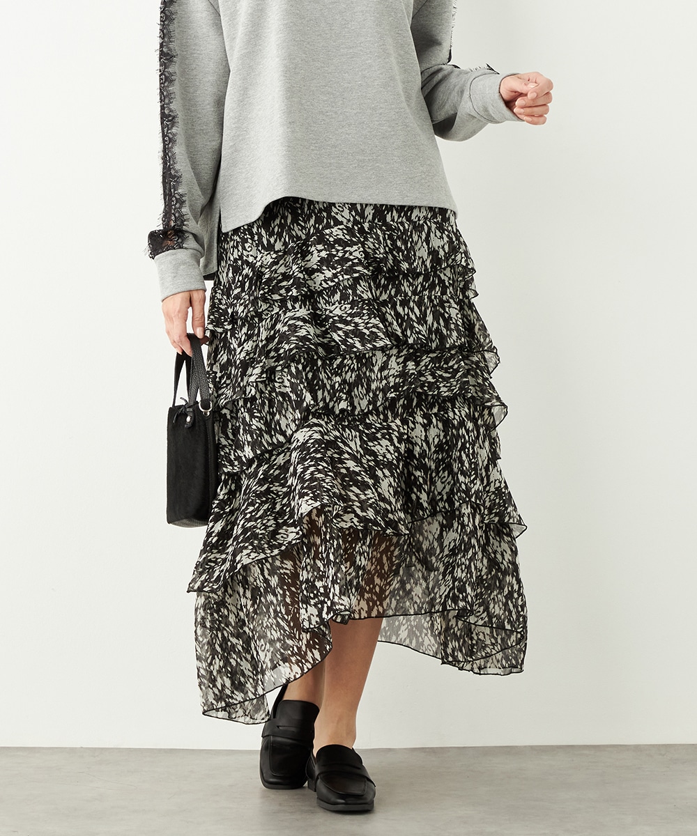 モノトーンプリントティアードスカート